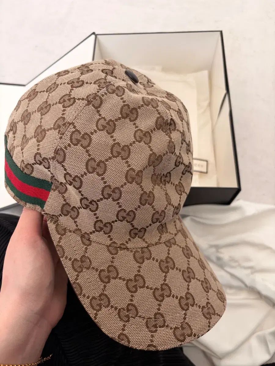 グッチ GG ロゴ ベースボールキャップ 帽子