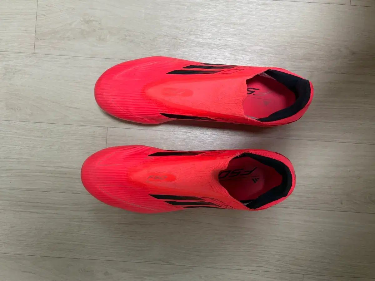 アディダス F50 サッカーシューズ