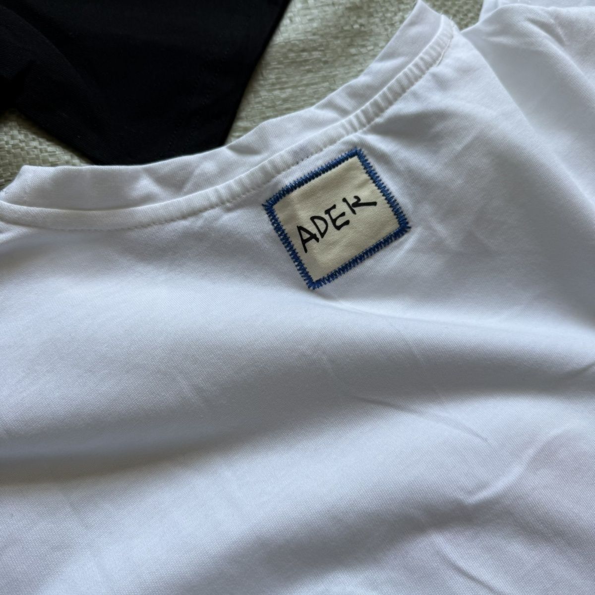 予約商品】ADER ERROR（アーダーエラー）の刺繍ロゴTシャツ - メルカリ