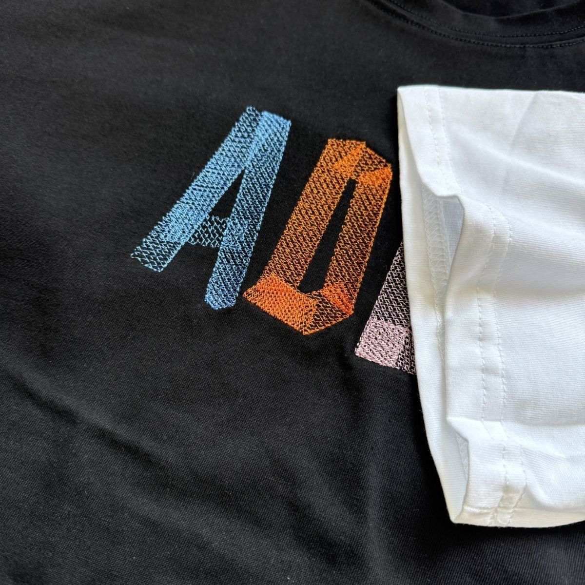 予約商品】ADER ERROR（アーダーエラー）の刺繍ロゴTシャツ - メルカリ