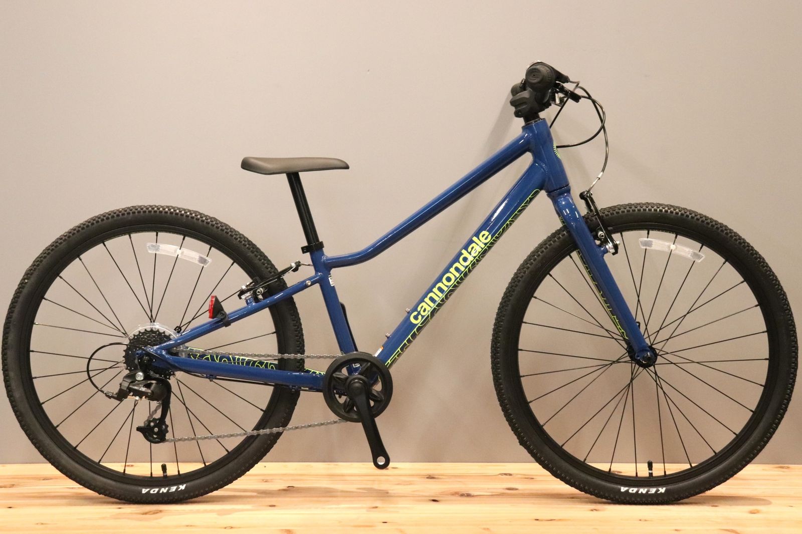 未使用 キャノンデール CANNONDALE キッズ クイック Kids Quick 24 2022モデル マイクロシフト 7S アルミ キッズバイク 24インチ 【仙台店】