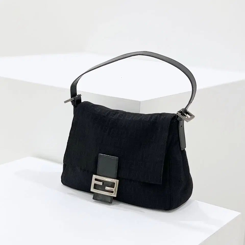 フェンディ FENDI ズッキーノ ズッキーノ マンマバケットバッグ スモール