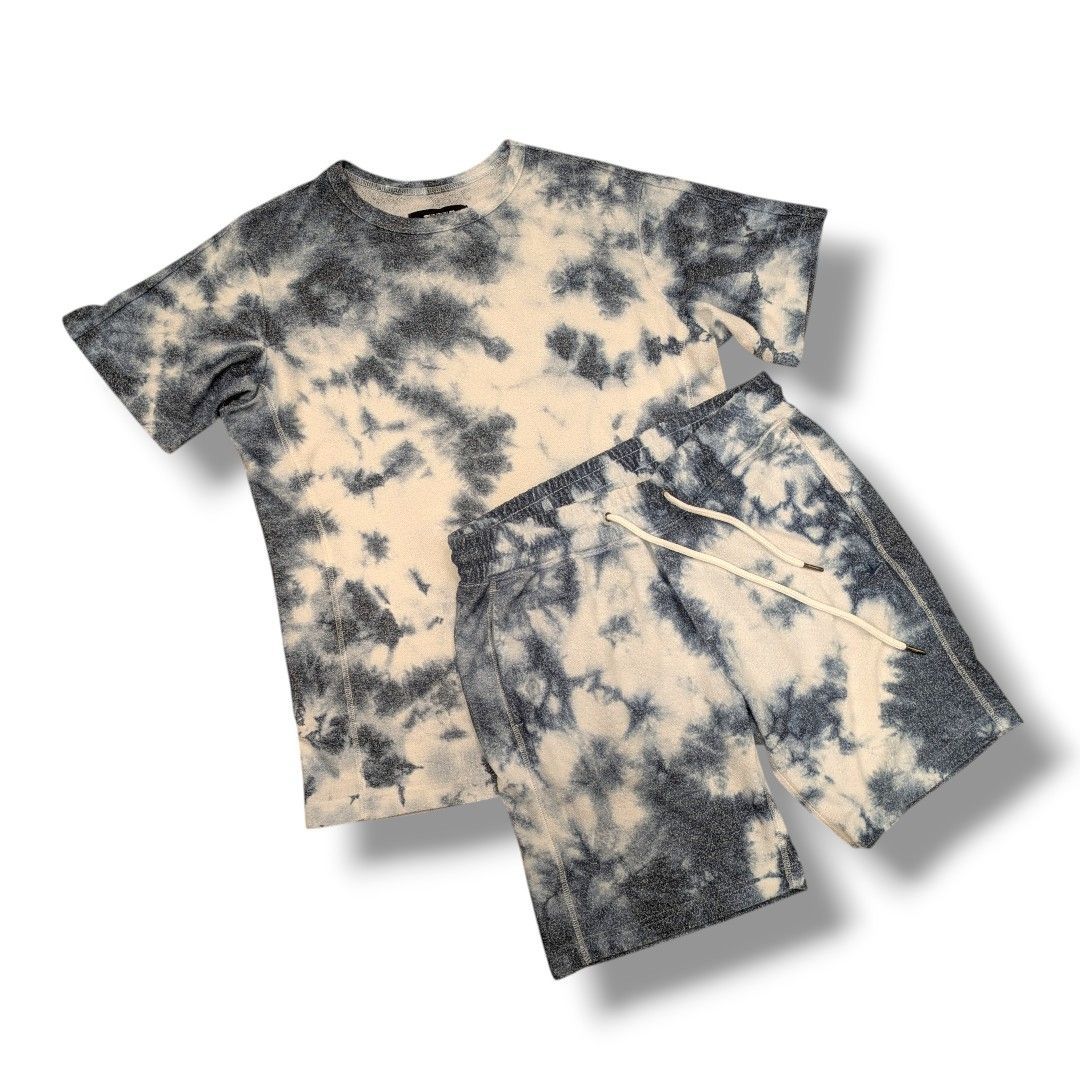 【1PIU1UGUALE3 RELAX】タイダイ柄 Tシャツ&ショートパンツ セットアップ ブルー Lサイズ 新品、未使用、現品限り 【1PIU1UGUALE3 RELAX】タイダイ柄 Tシャツ&ショートパンツ セットアップ ブルー Lサイズ 新品、未使用、現品限り