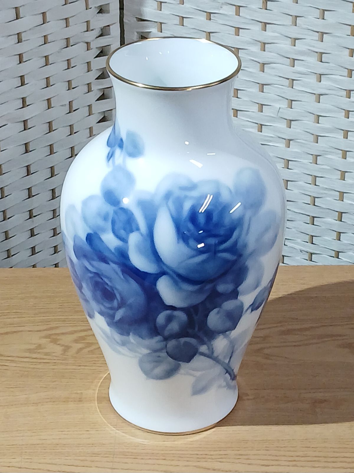 大倉陶園 OKURA ブルーローズ 花瓶 35cm 花生 花器 白磁 金彩 薔薇