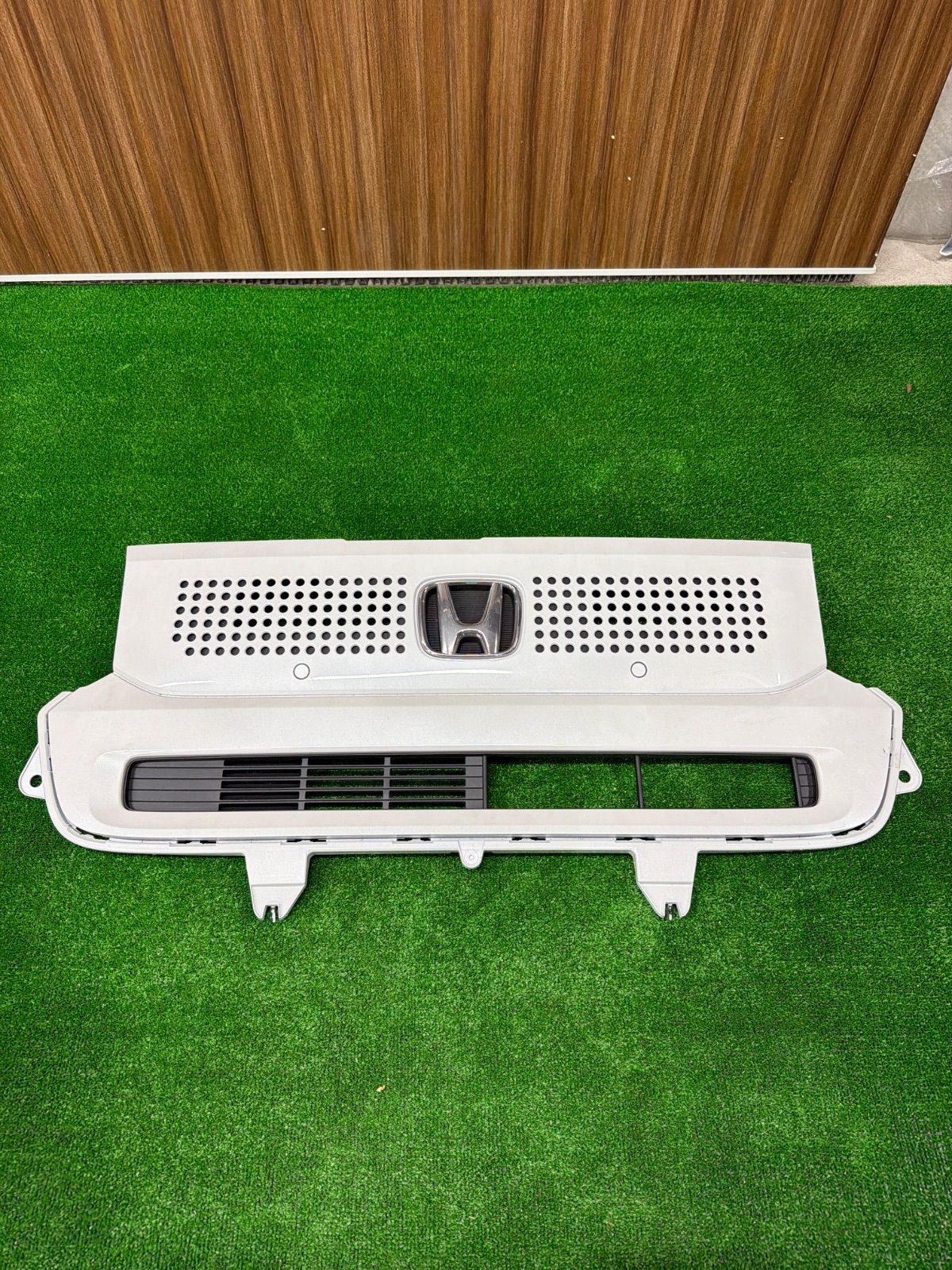 N-BOX JF5 フロントグリル　71201-32RA-0030 (7) ホンダ N-BOX JF5 JF6 純正 フロントグリル 71201-32RA-0030 (1442