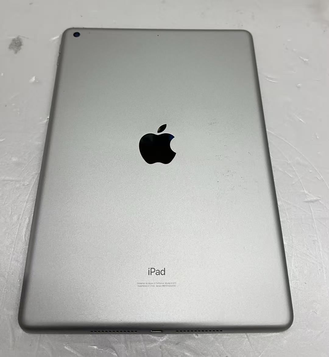 iPad（第8世代）32GB Wi-Fiモデル シルバー ++924181 - メルカリ