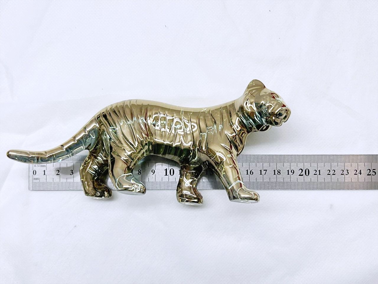 良好品 Baccarat バカラ トラ クリスタル フィギュリン 置物 ゴールド