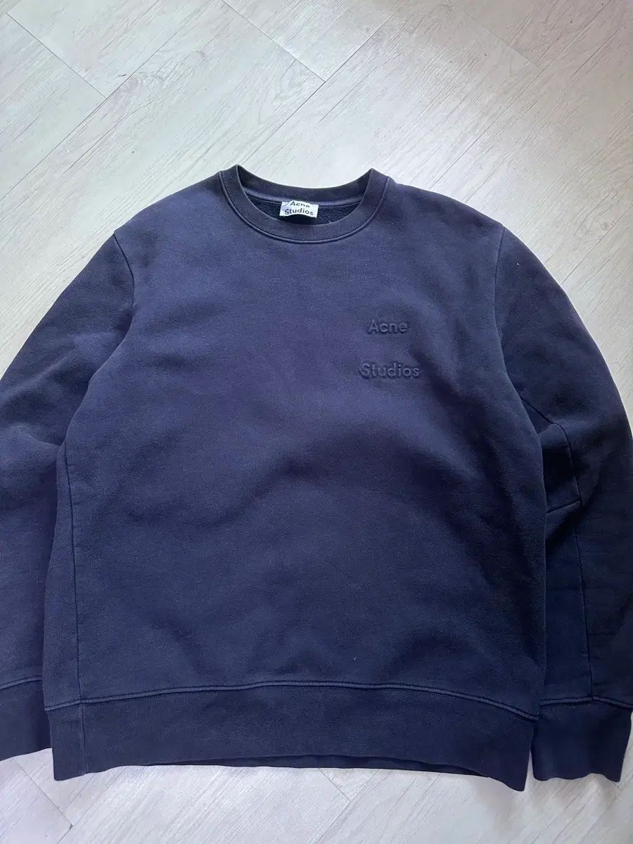 Acne Studios アクネストゥディオズ ネイビー スウェットTシャツ