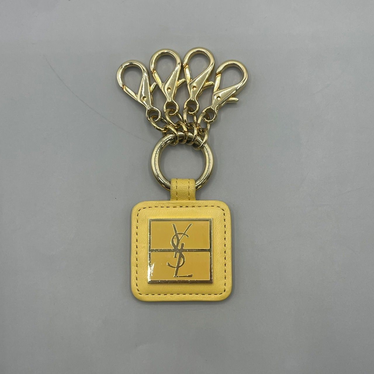 極美品 Yves Saint Laurent イヴサンローラン キーホルダー キーリング