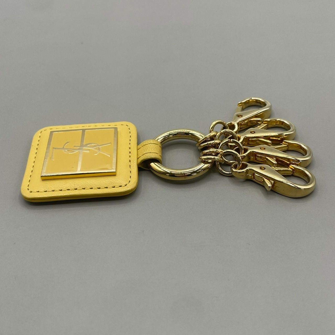 極美品 Yves Saint Laurent イヴサンローラン キーホルダー キーリング