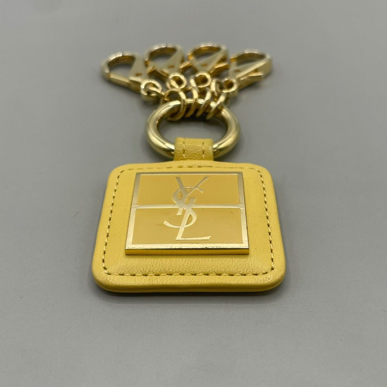 極美品 Yves Saint Laurent イヴサンローラン キーホルダー キーリング