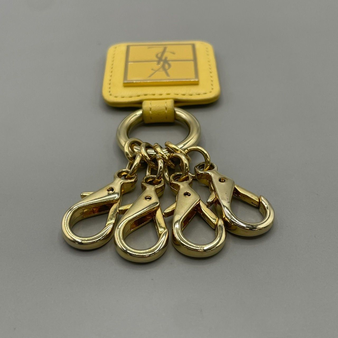 極美品 Yves Saint Laurent イヴサンローラン キーホルダー キーリング