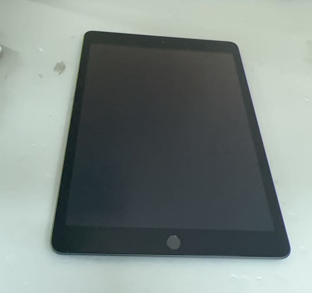 iPad（第7世代）32GB Wi-Fiモデル スペースグレイ ++924182 - メルカリ