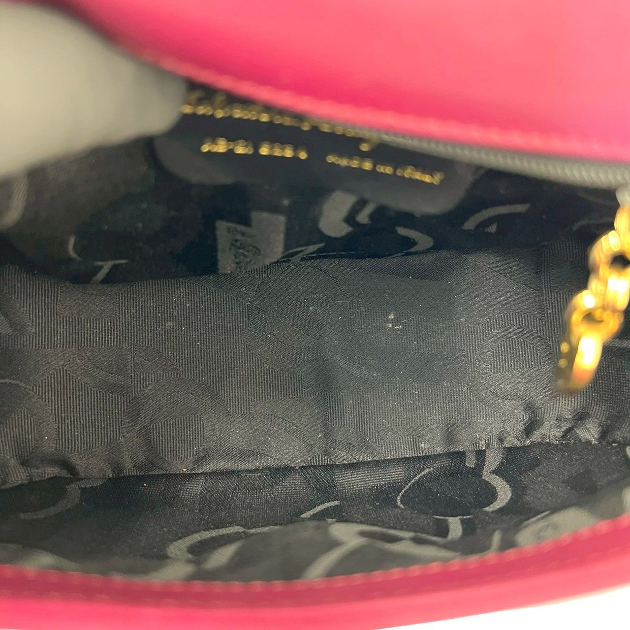 極 美品 Salvatore Ferragamo サルヴァトーレフェラガモ ガンチーニ ロゴ 金具 レザー 本革 ミニ ショルダーバッグ パープル 58271