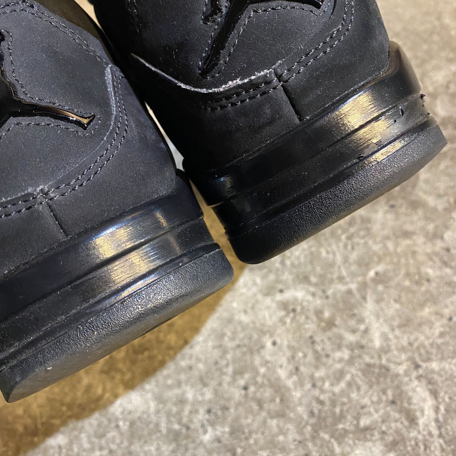 NIKE AIR JORDAN 4 RETRO 