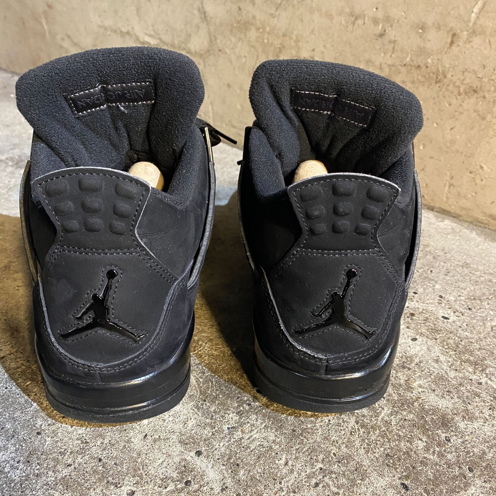 NIKE AIR JORDAN 4 RETRO 