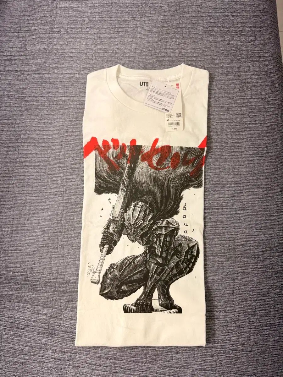 新品 ベルセルク UNIQLO Tシャツ XL
