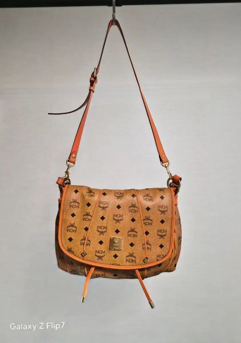 MCM ヴィセトス コニャック ブラウン ショルダーバッグ