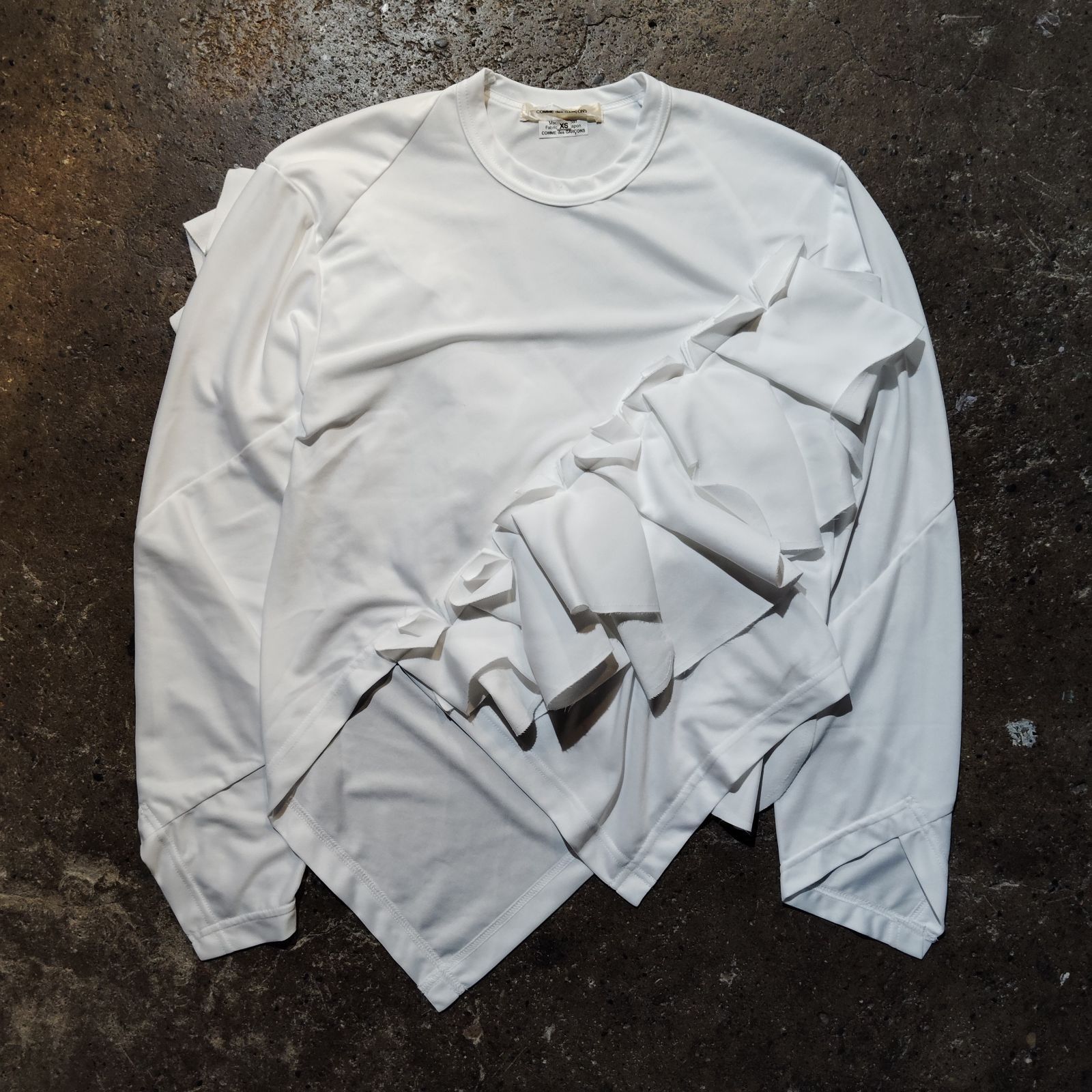 COMME des GARCONS 24aw フリル 装飾 エステル 捻れ カットソー