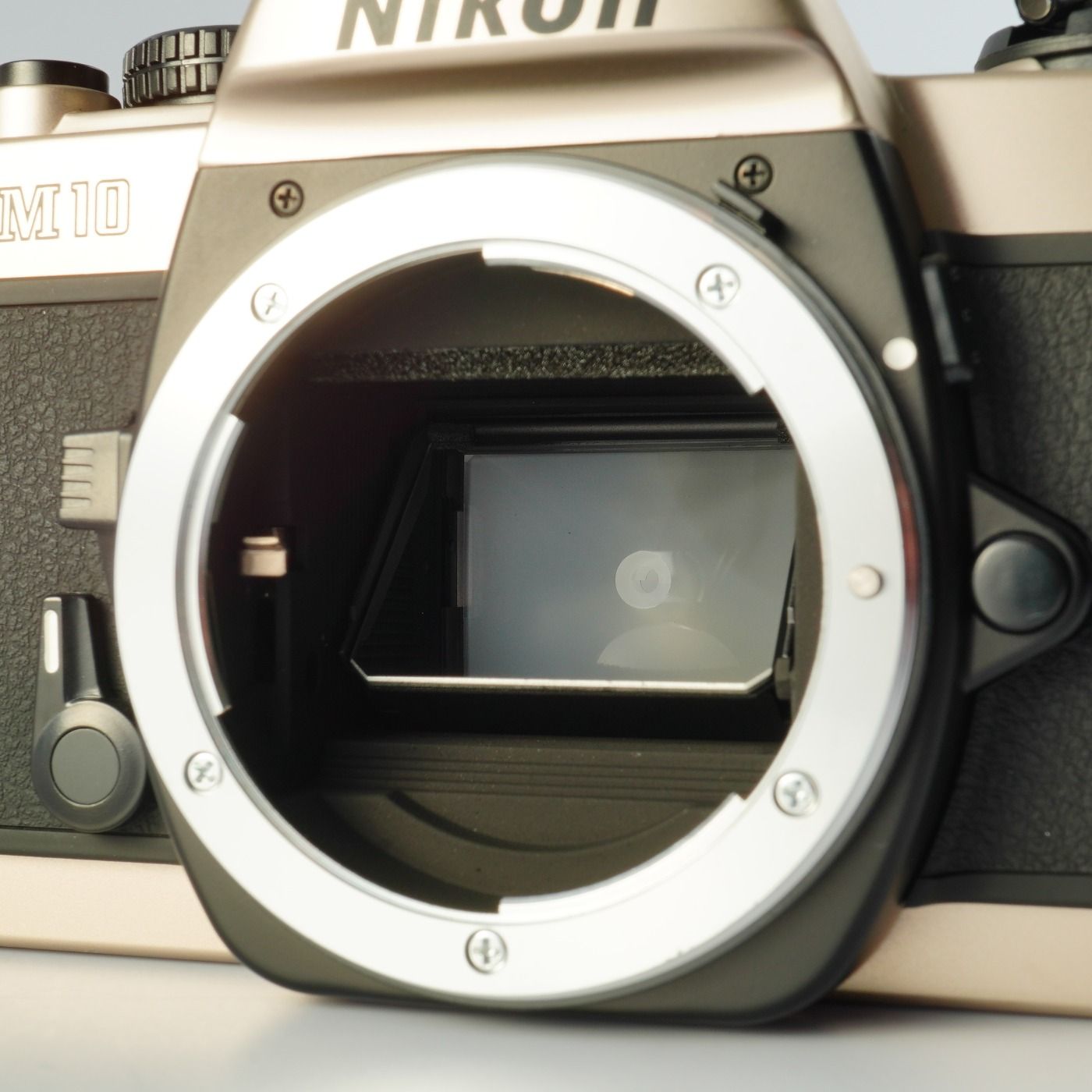 Nikon ニコン FM10 MF フィルム一眼レフカメラ - メルカリ