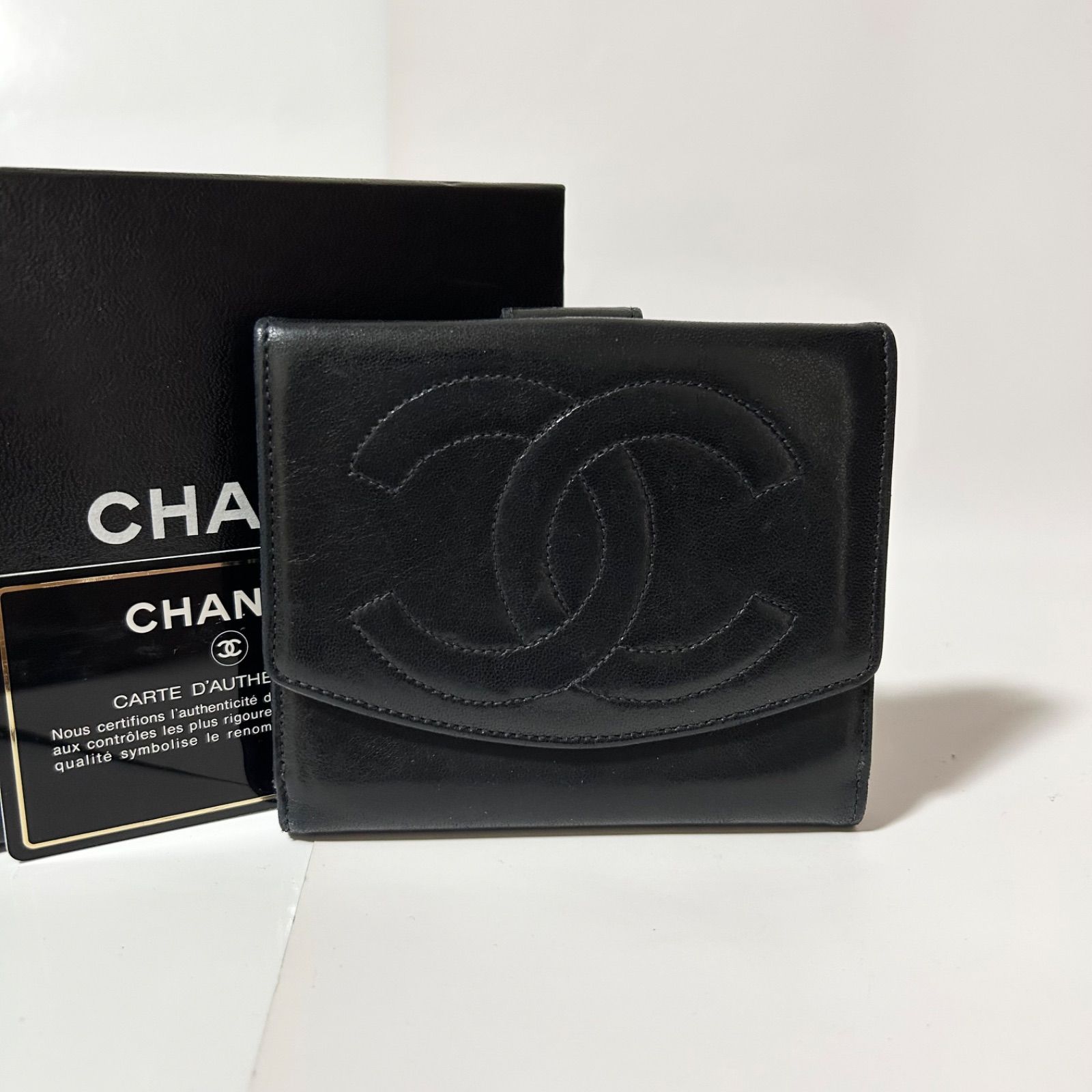 CHANEL シャネル キャビアスキン Ｗホック 二つ折り 財布 黒　デカココ CHANEL シャネル キャビアスキン Wホック 二つ折り 財布 黒 デカココ