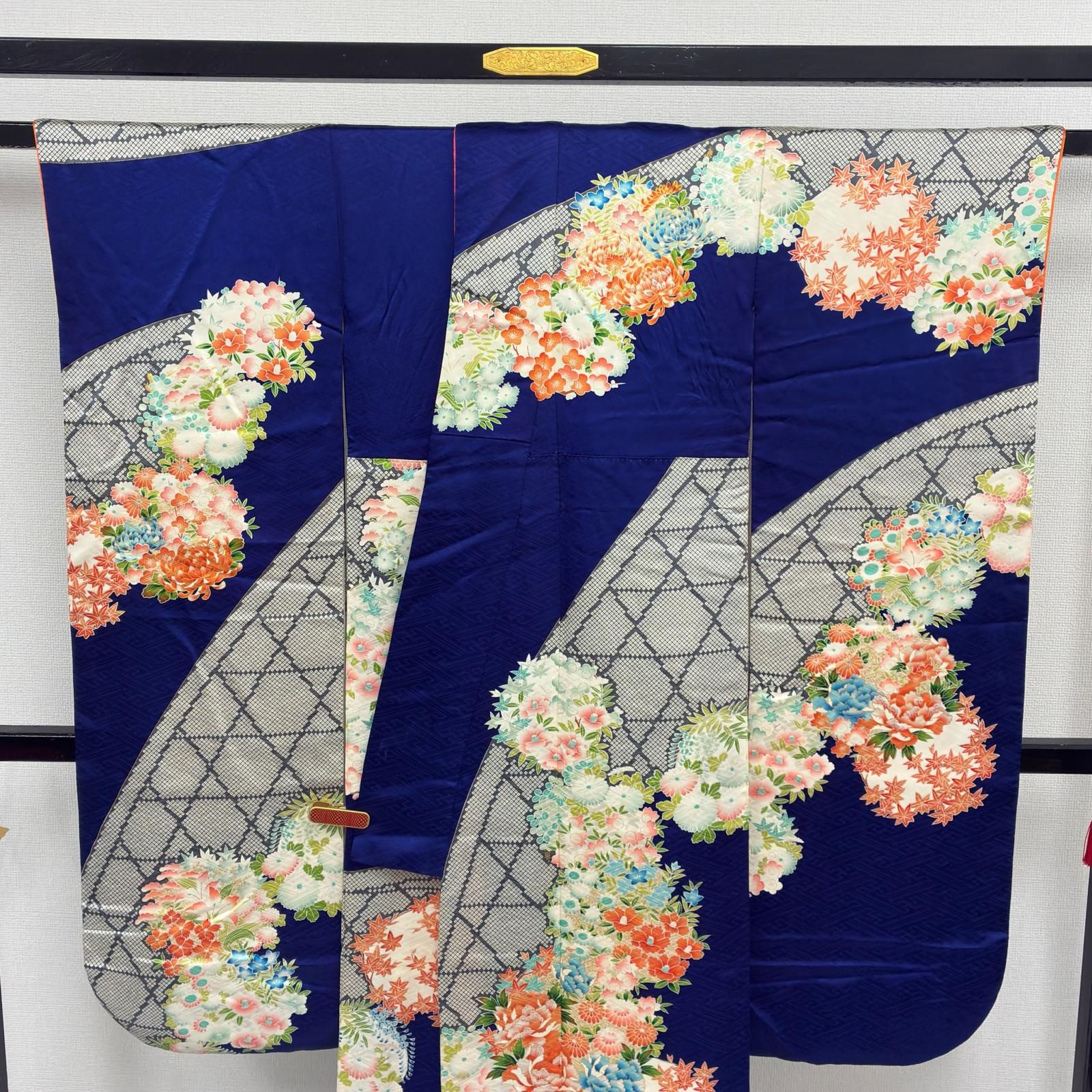み*み様 W94 着物 正絹 袷着物 型染め 花 きなり グラデーション 振袖 正絹 美しい染めの花 袷 着物 MK-8693 - メルカリ