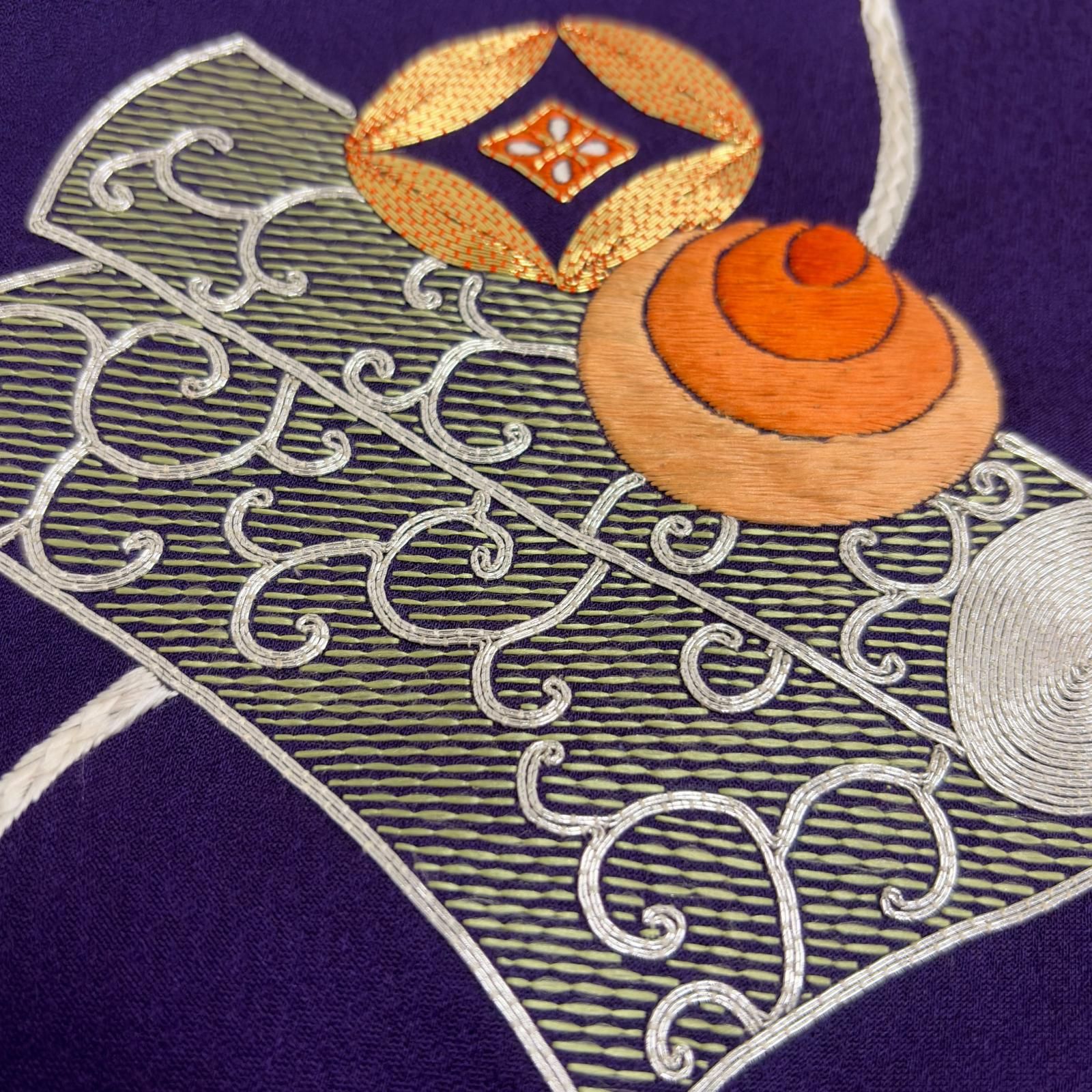 付下げ 正絹 上品な絵柄 金駒刺繍 刺繍 唐草 七宝 紋無し 袷 着物 MK