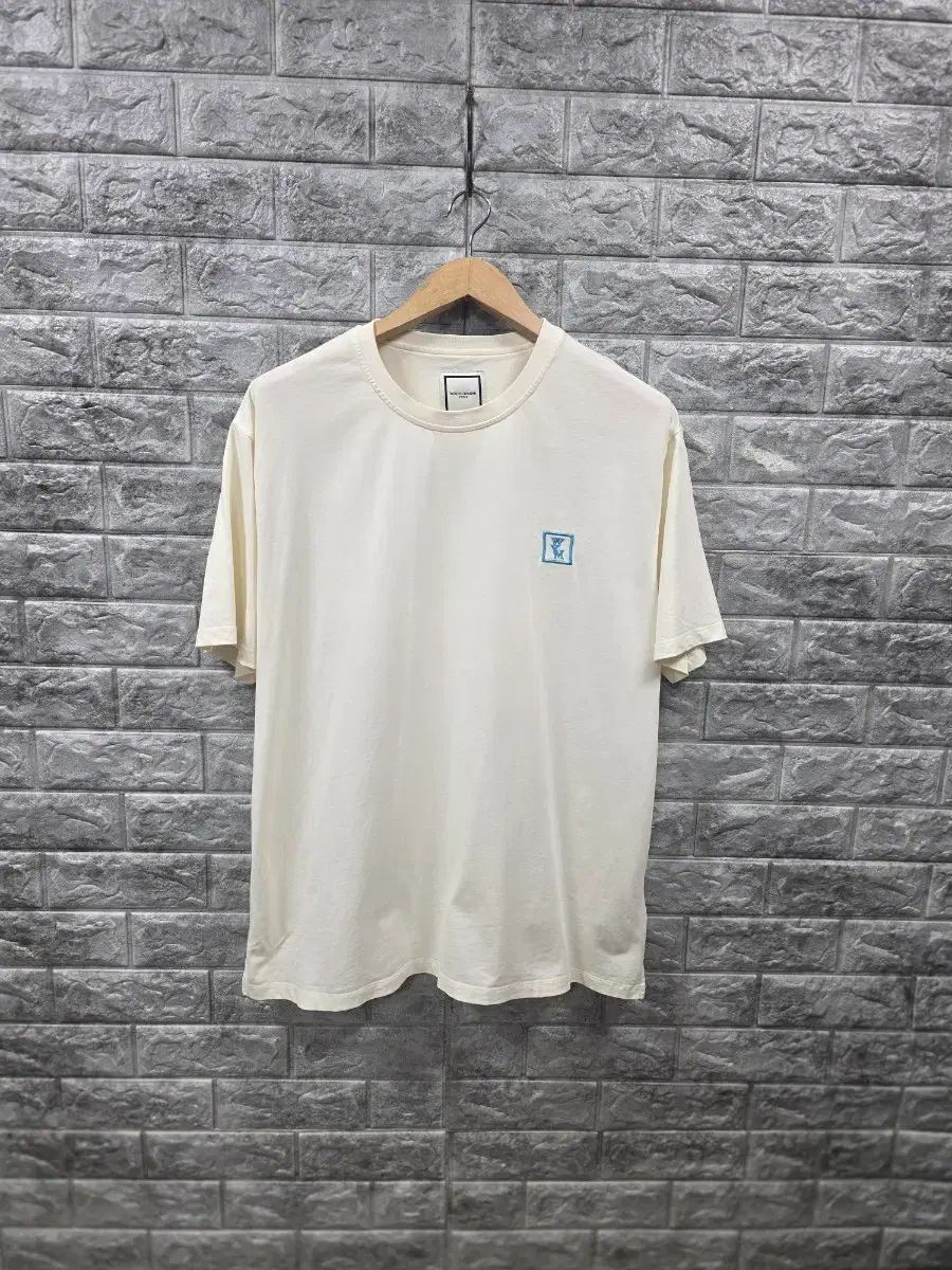 ウーヨンミ 半袖 Tシャツ アイボリー サイズ 105 後ろ針跡あり 写真参照
