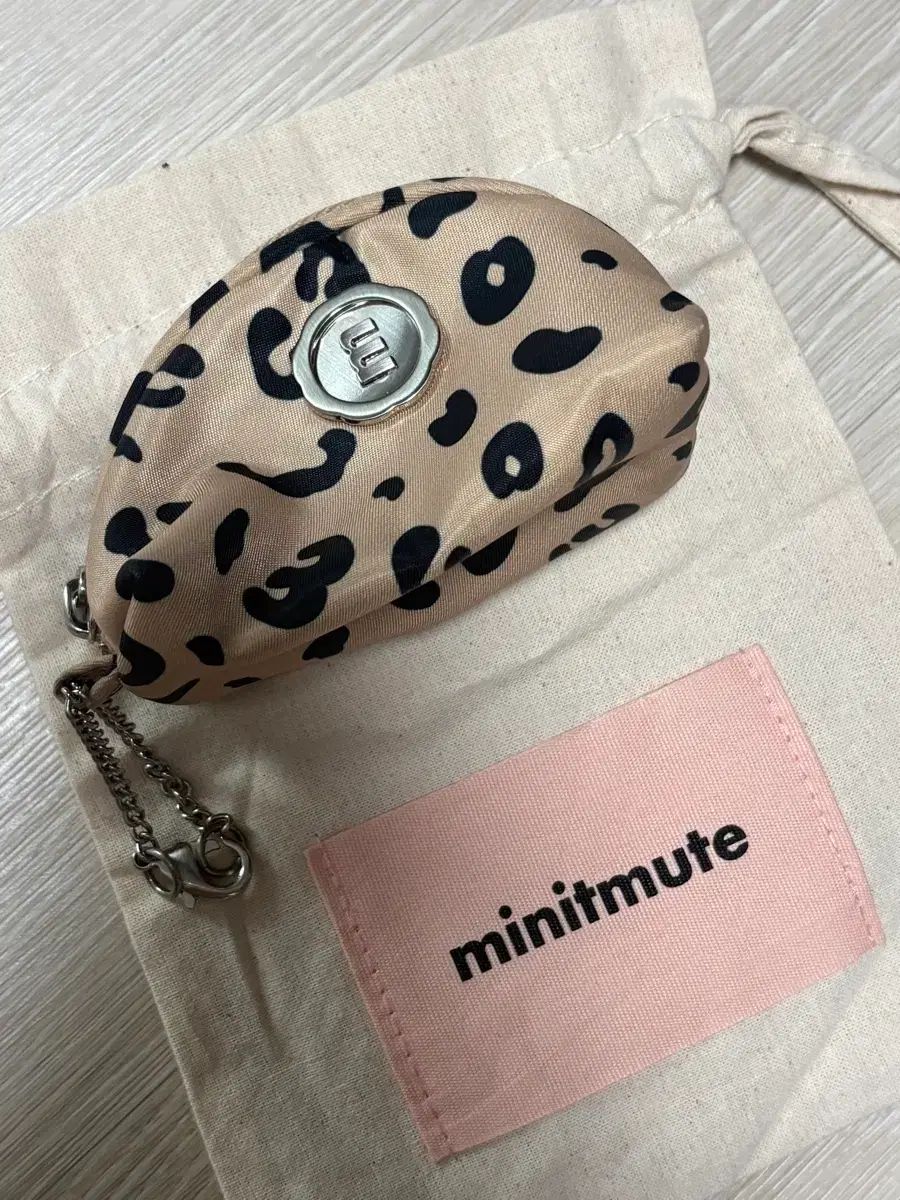 minitmute ミニミュート レオパード ショルダーポーチ ポシェット MINITMUTE ミニミュート ヒョウ柄 レオパード コインケース
