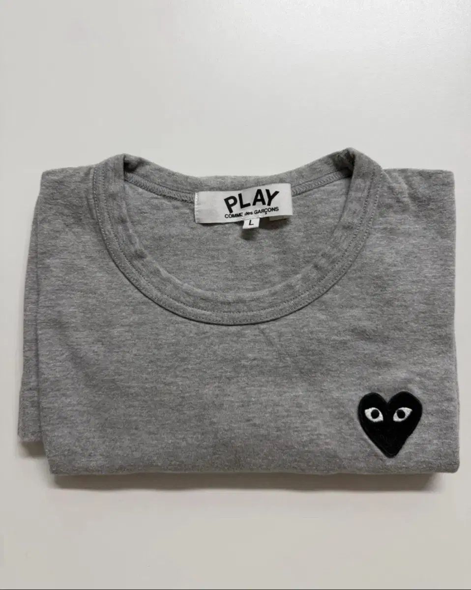 COMME des GARCONS PLAY グレー ハート 半袖Tシャツ L (正規品)