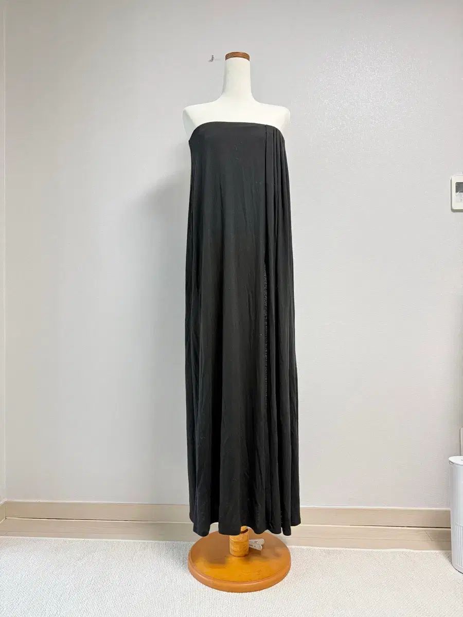 新品) Alice + Olivia ブラック ロングワンピース チューブトップ スタイル