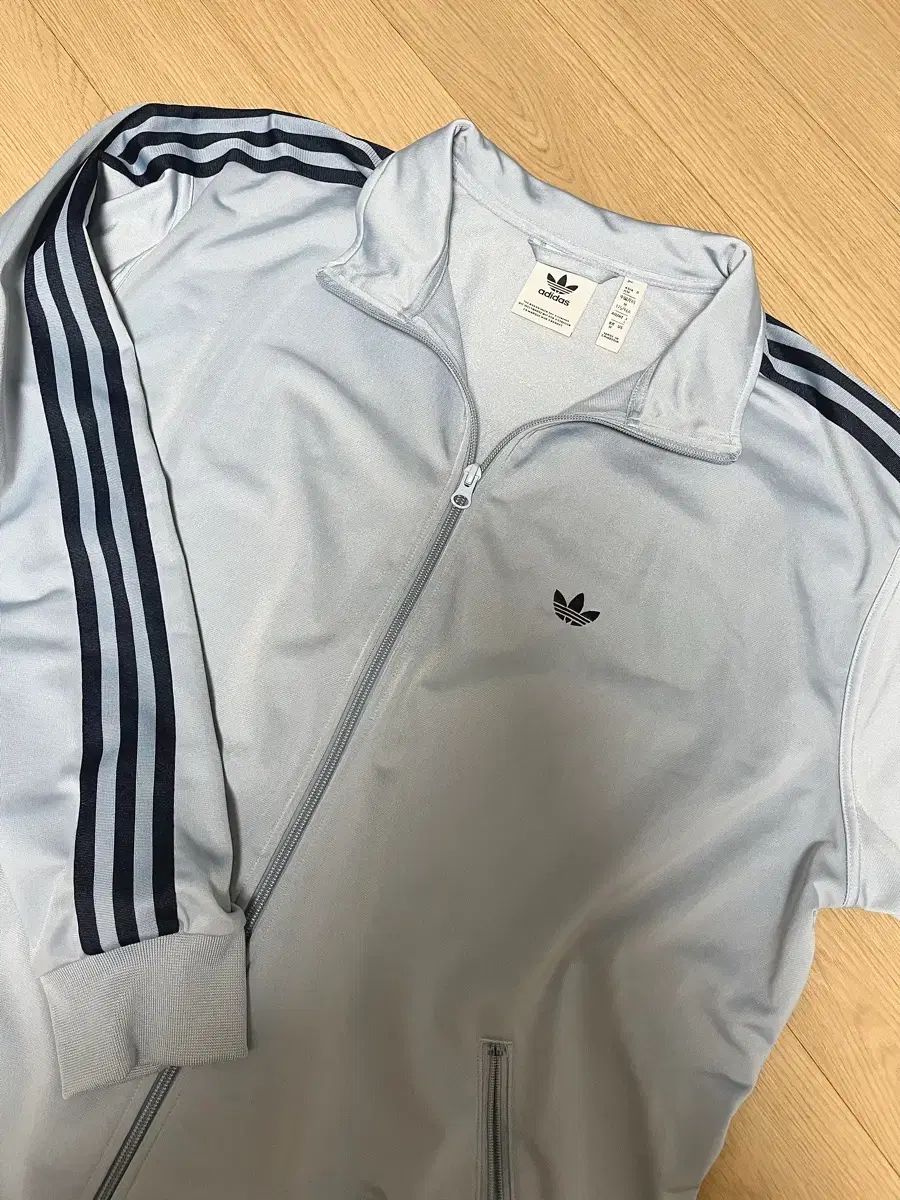 アディダス ジャージ 出品