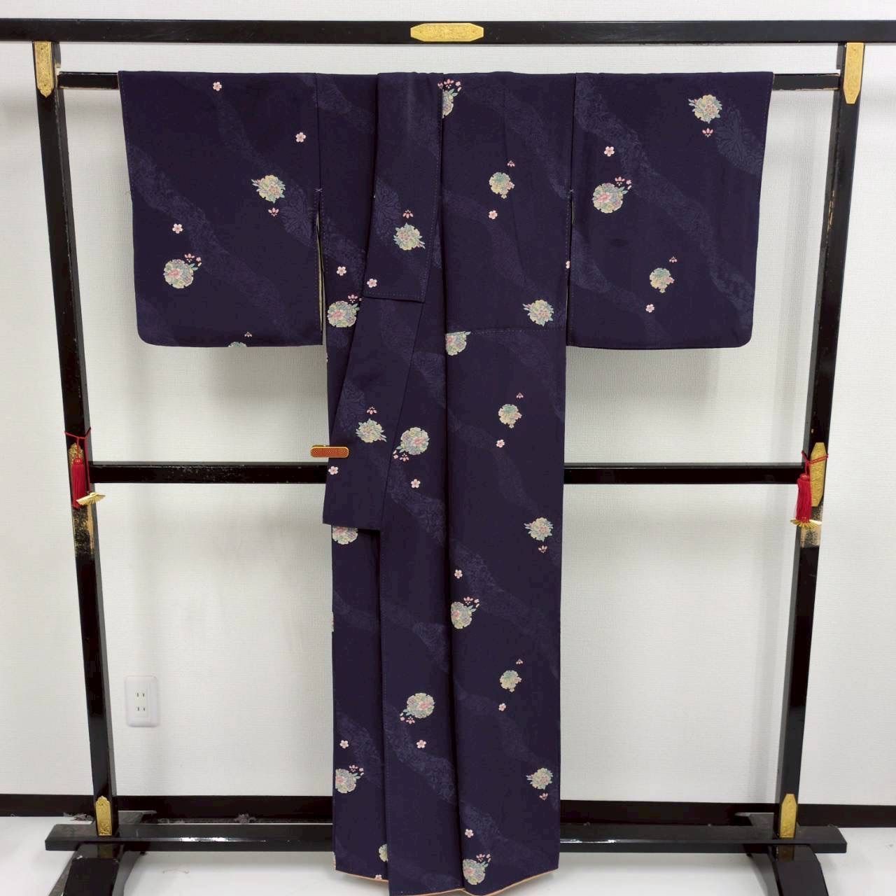 裄67 飛び柄小紋 正絹 縮緬 染めの素敵な花 袷 着物 MK-742 - メルカリ