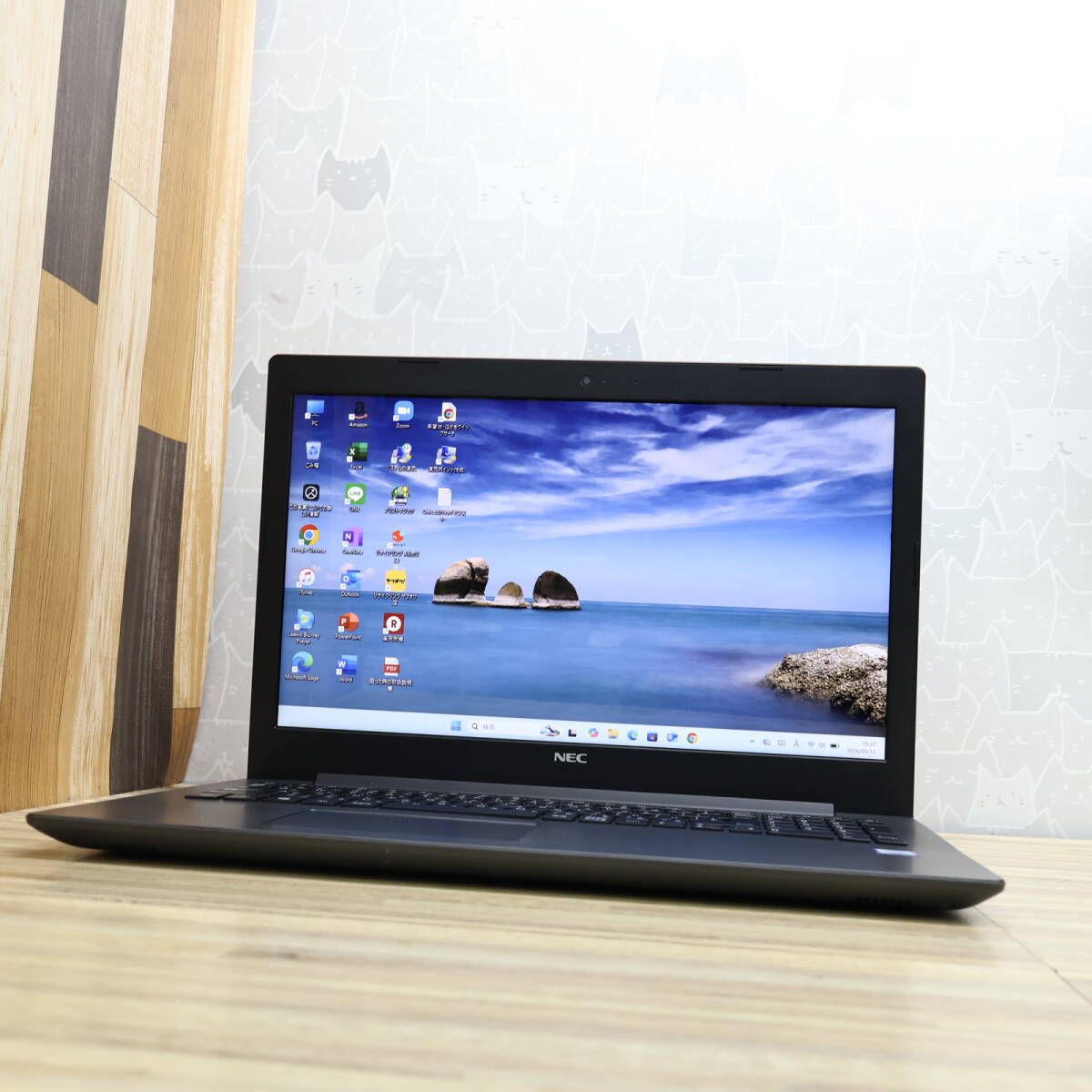 美品Win11 Corei3 7020U/8GB/SSD250GB/office 美品！Core i3 7世代 / 8GB / 250GB / Win11 / Office2019 - メルカリ