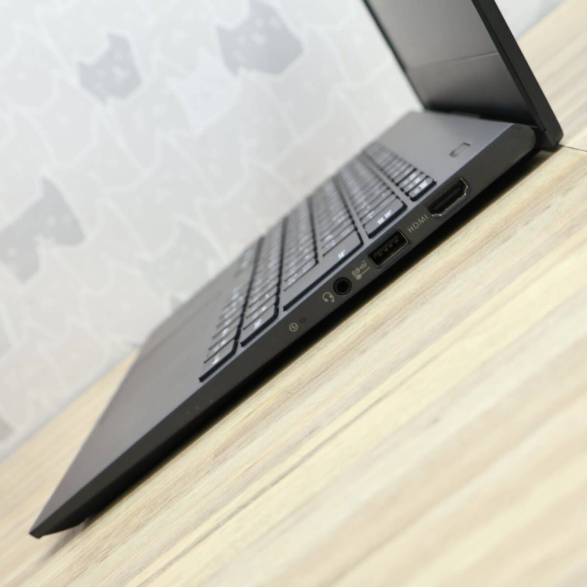 超美品 最上級10世代4コアi7！M.2 NVMeSSD256GB メモリ16GBVKV18G-9