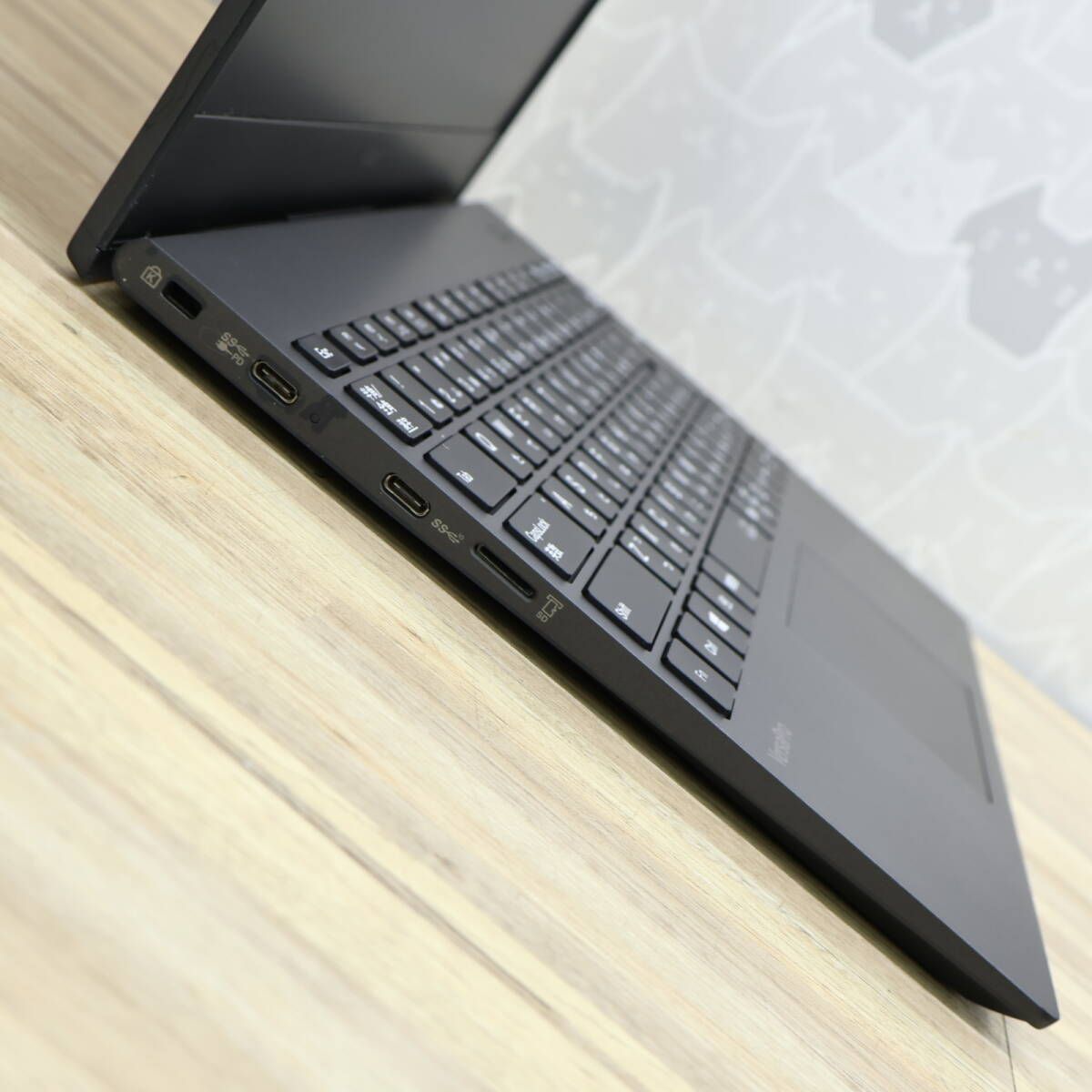 超美品 最上級10世代4コアi7！M.2 NVMeSSD256GB メモリ16GBVKV18G-9