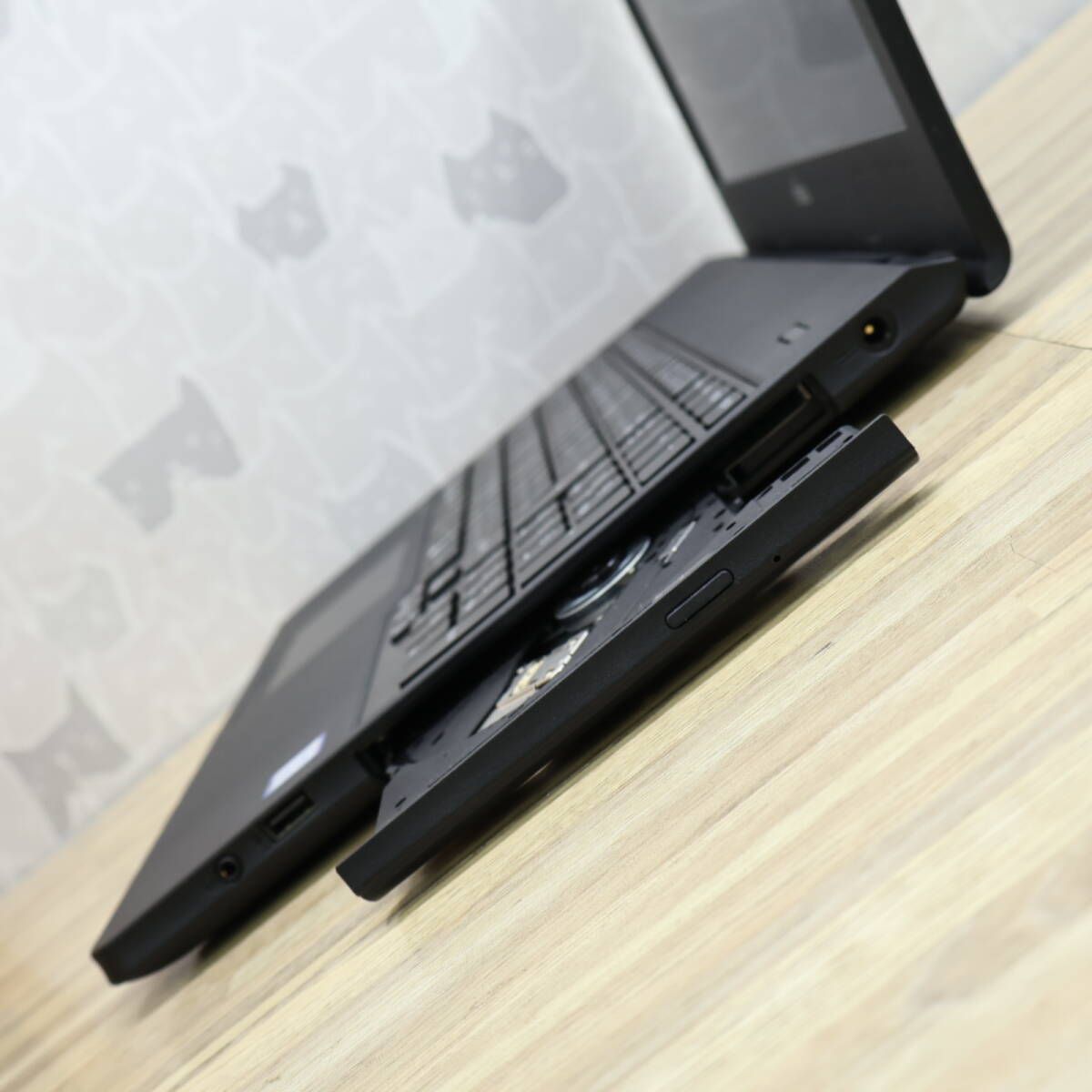 ☆美品 高性能8世代i3！SSD128GB メモリ8GB☆A359/BX Core i3-8130U