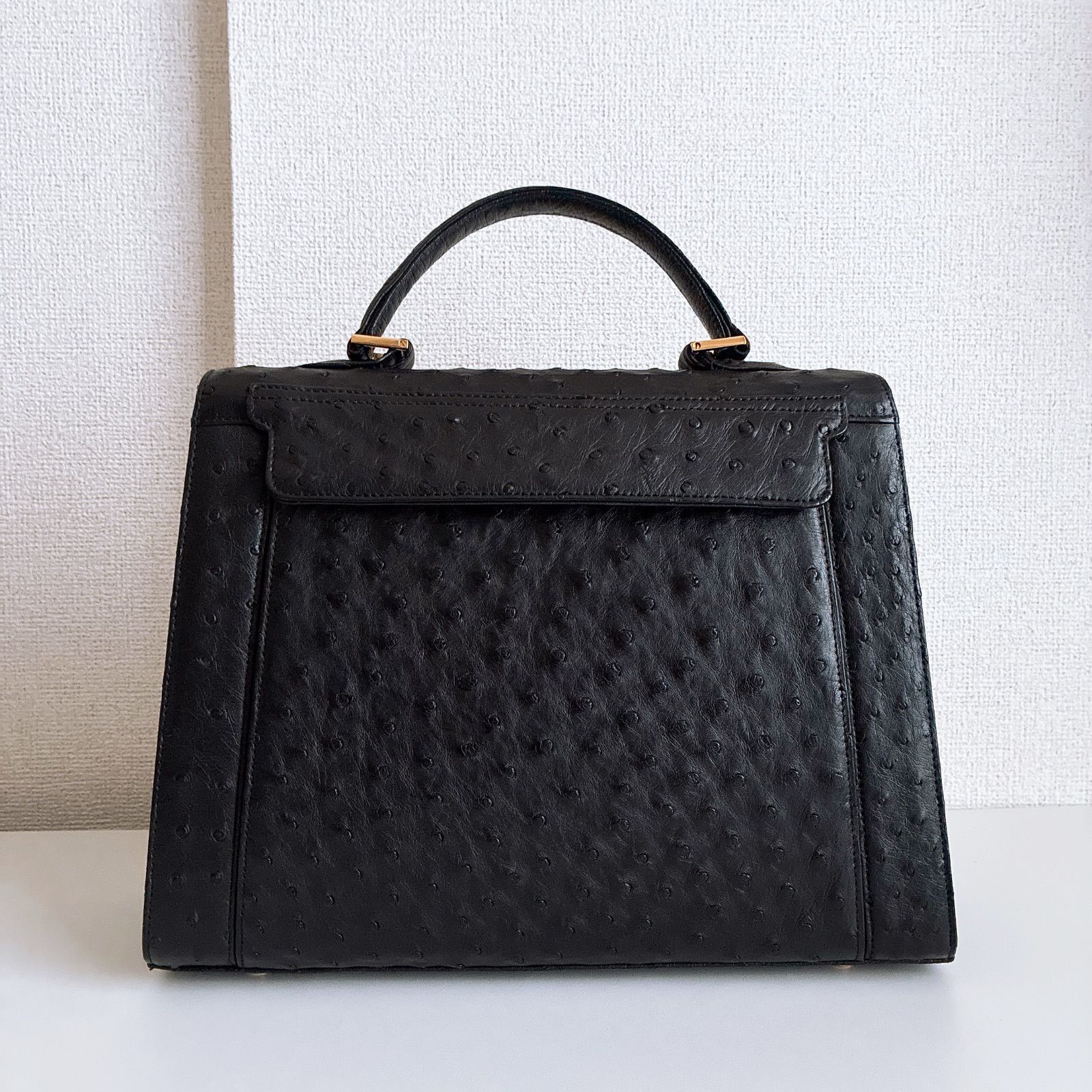 オーストリッチ風 2way ハンドバッグ ポーチ付き ゴールド金具 台形