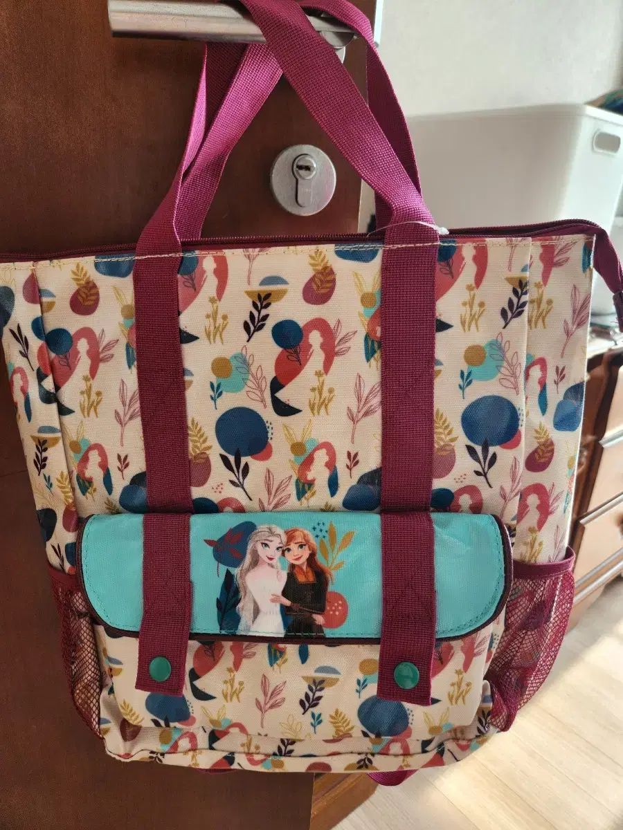 ディズニー STORE 正規品 ショルダートート兼 バックパック 新品