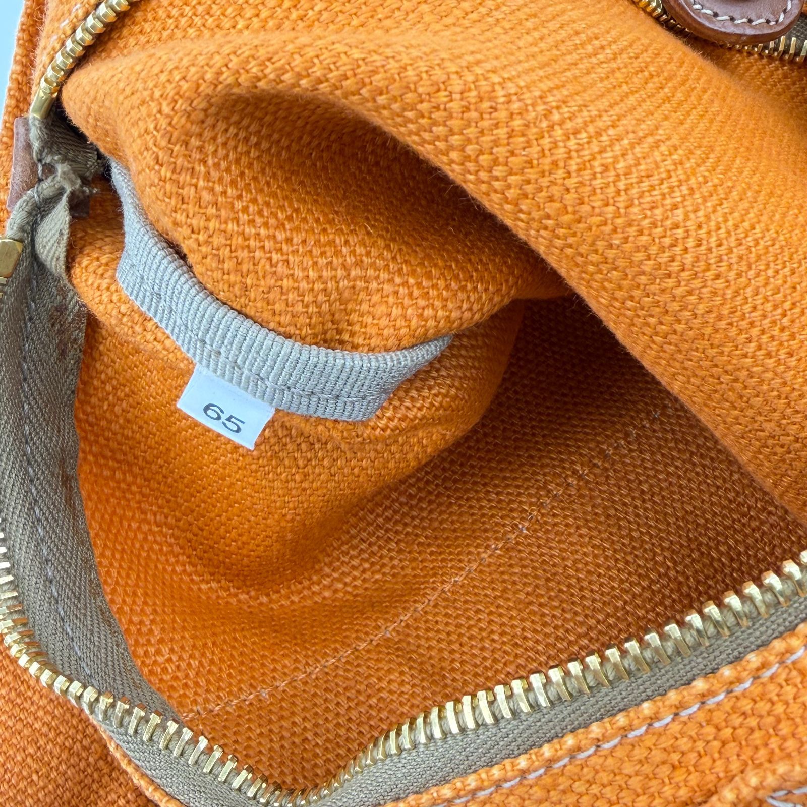 miu miu オレンジ レザートートバッグ