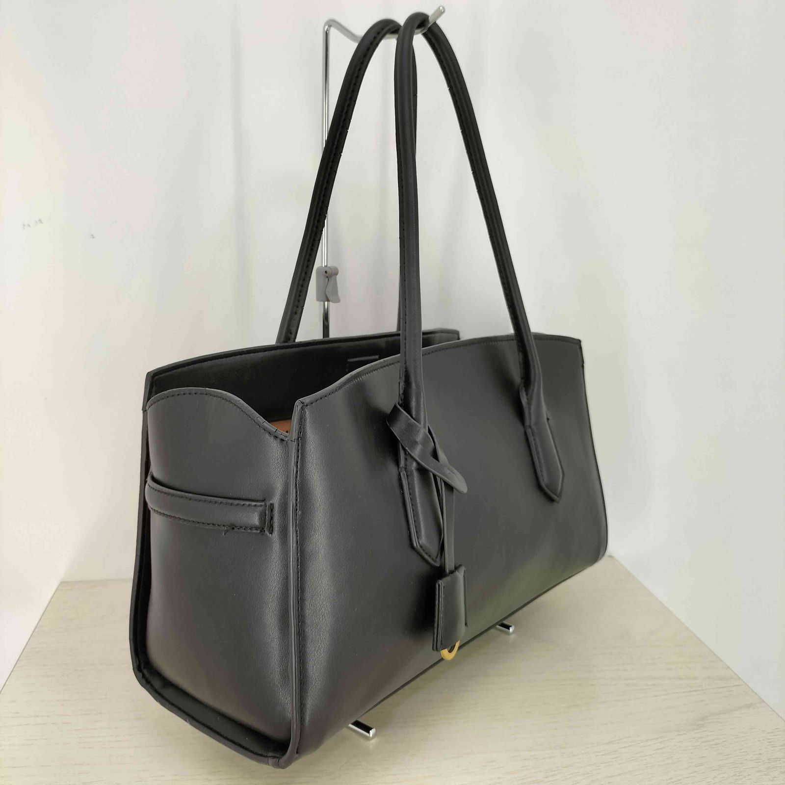 ザラ ZARA 25aw キーチャーム付き トートバッグ レディース M - メルカリ