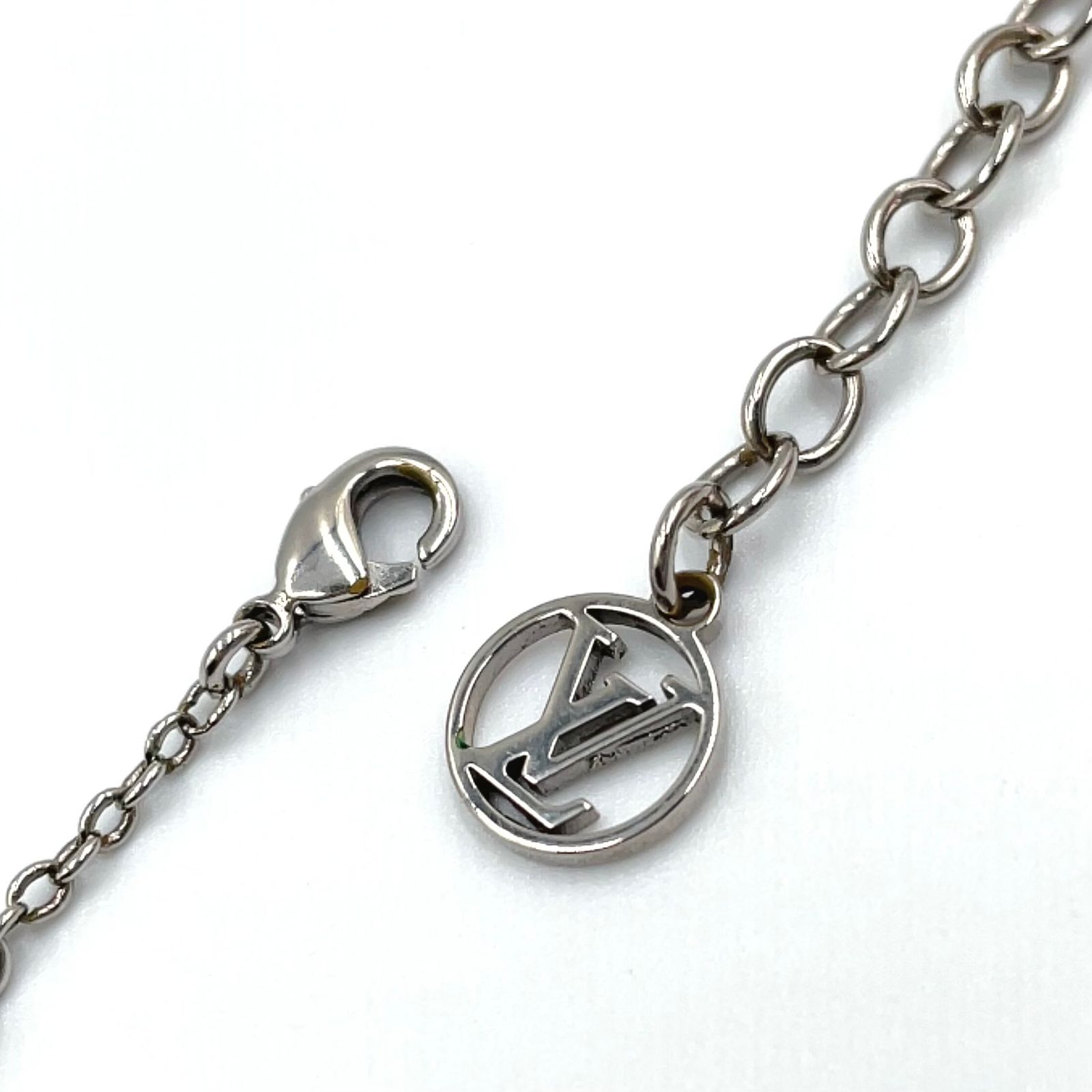 LOUIS VUITTON エセンシャルV メタル シルバー ネックレス M63197 