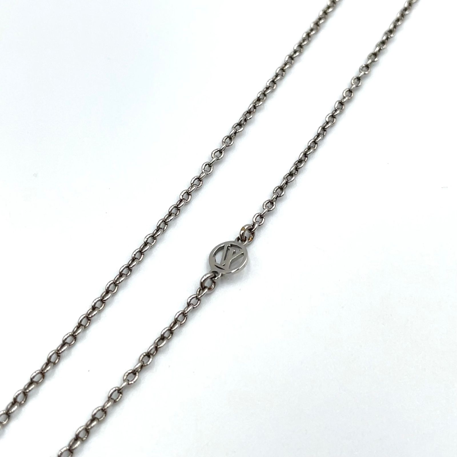 LOUIS VUITTON エセンシャルV メタル シルバー ネックレス M63197 