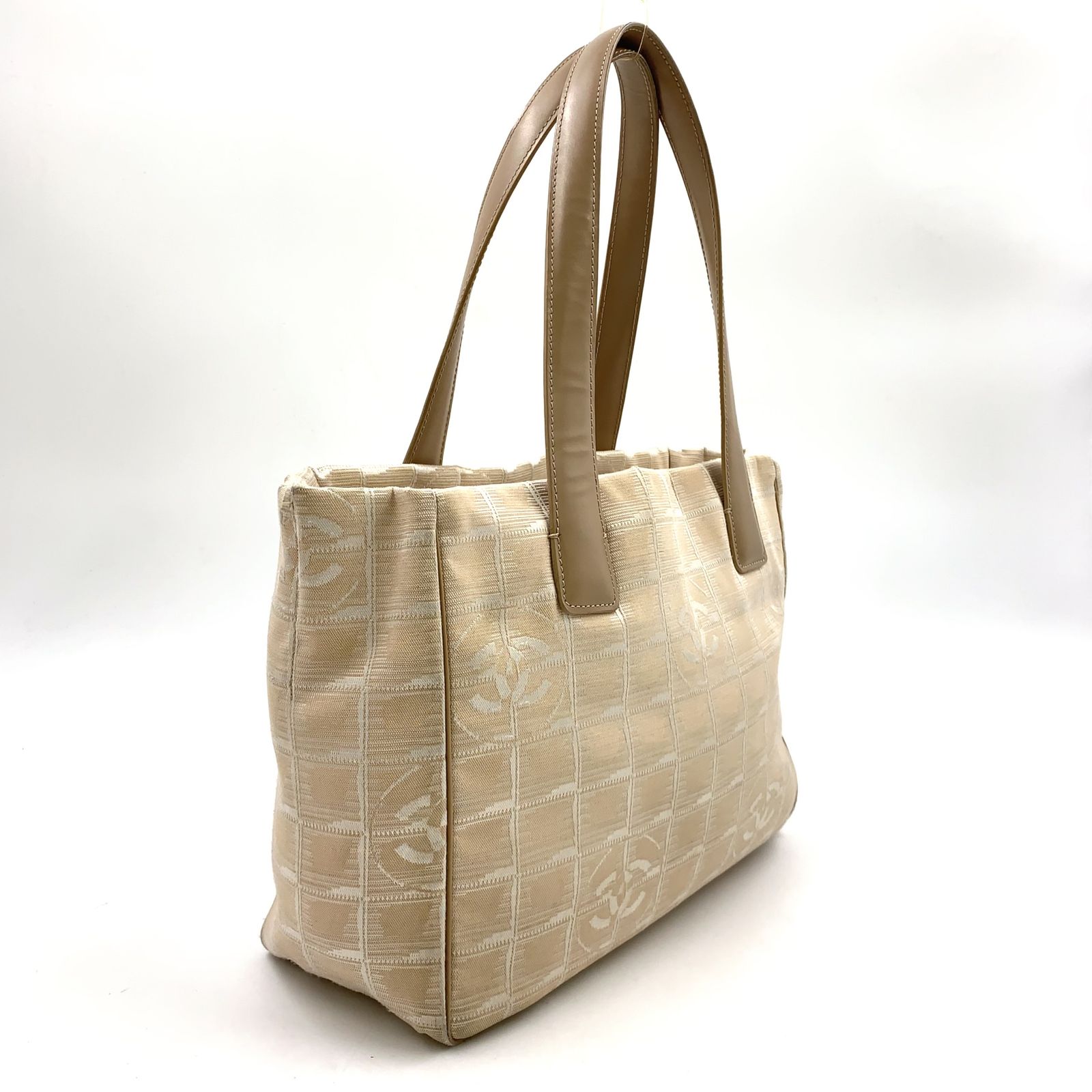 新着】CHANEL ニュートラベルラインPM シリアル番号9番台 レザー 