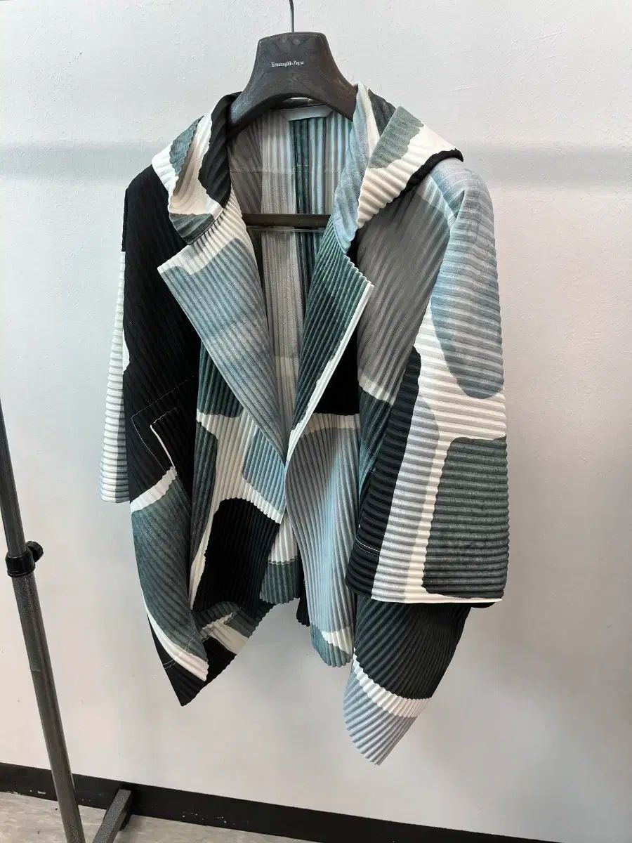 ISSEY MIYAKE HOMME PLISSÉ 24ss フード ポンチョ