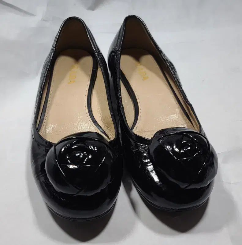 PRADA プラダ レディースシューズ フラットシューズ 6サイズ (230)