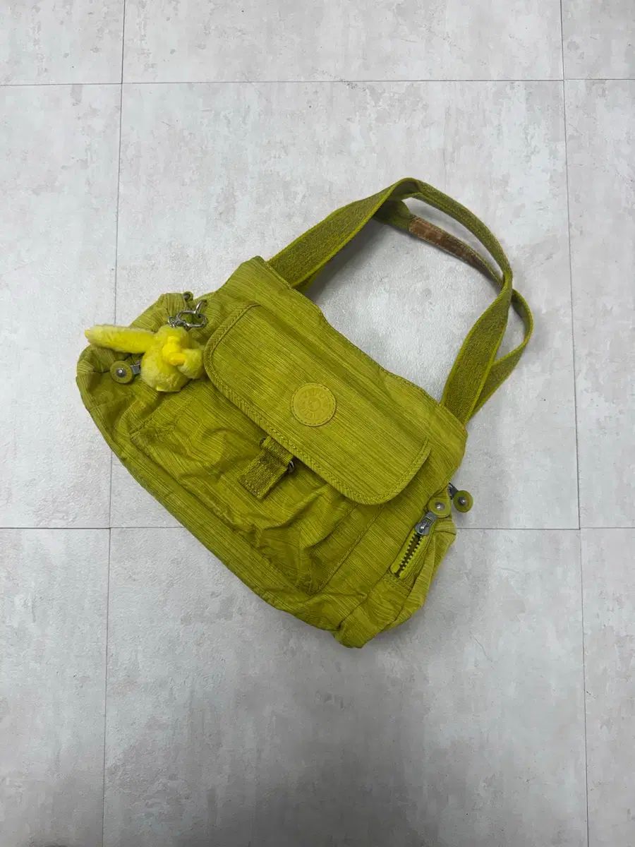 # Kipling ライム イエロー ミニ トートバッグ (ユニークCOLOR)