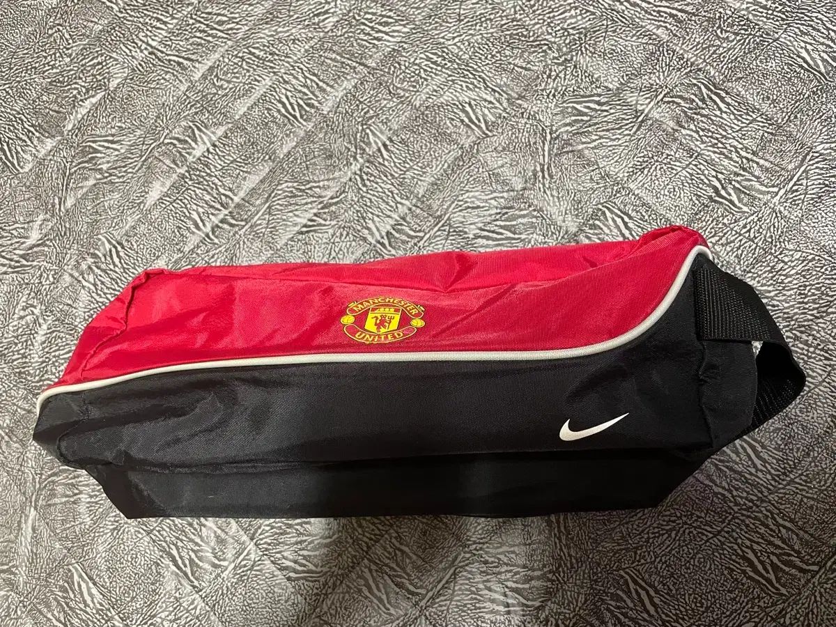 02 マンチェスター・ユナイテッドFC シューズバッグ MANCHESTER UNITED FC