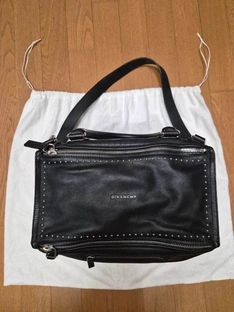 (正規品) ジバンシィ パンドラ スタッズ クロスバッグ ミディアム (ブランド レディース バッグ ショルダーバッグ)
