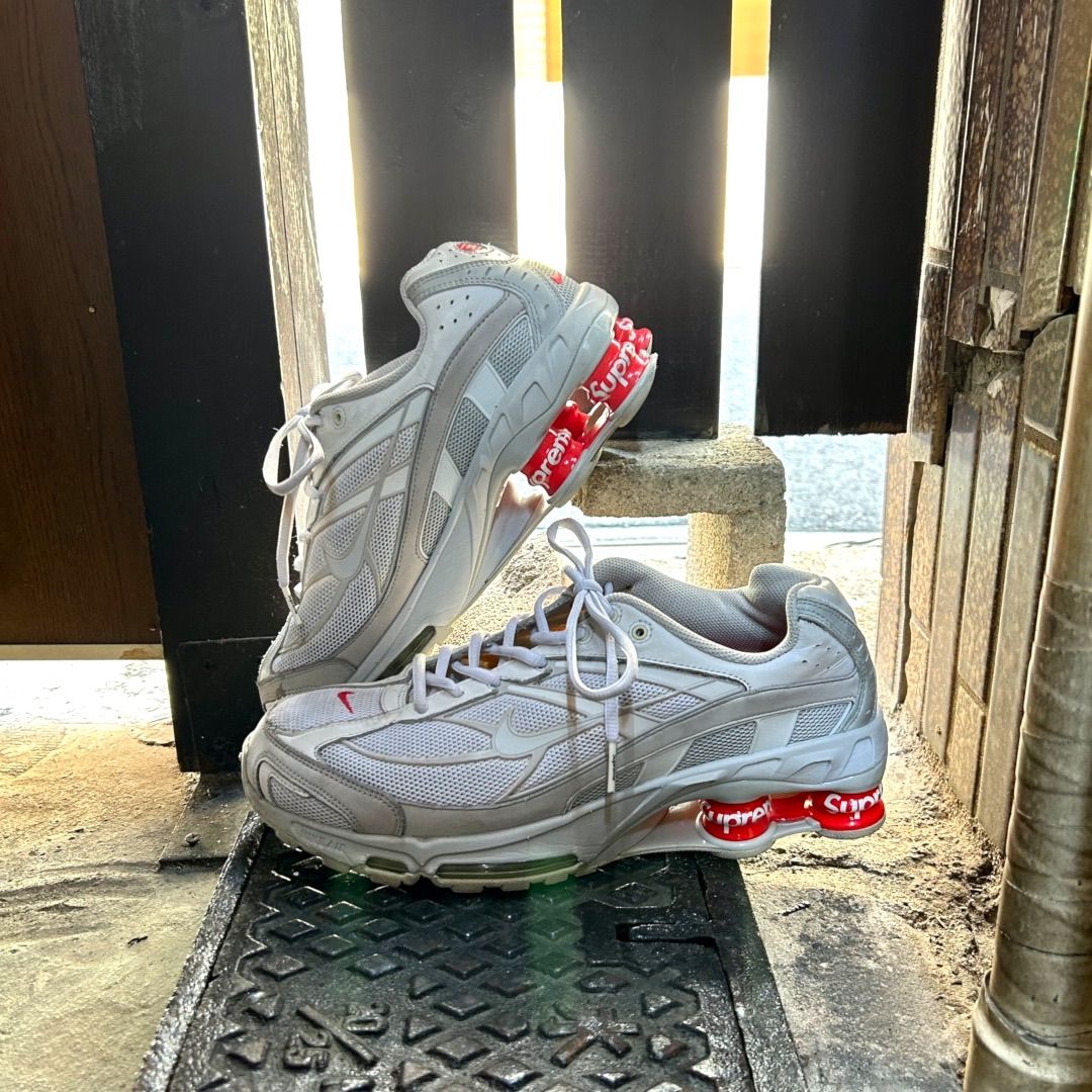 Supreme × NIKE スニーカー 22SS Shox Ride 2 サスペンション ロゴプリント